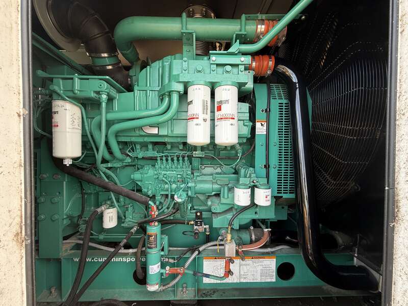 1000 KW Cummins #DQFAD, diesel generator set, 277/480 Volts, 279 hours, 1490 HP @ 1800 RPM, QST30-G5 NR2 - Image 4