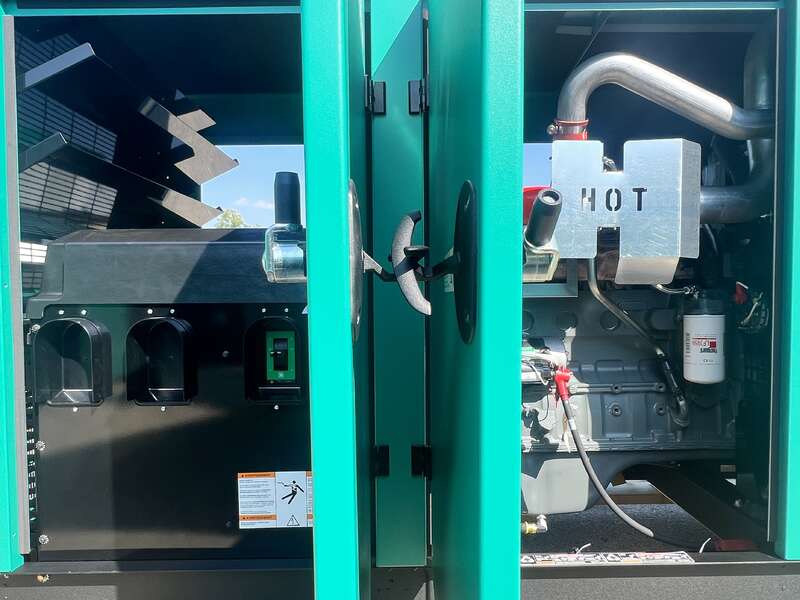 100 KW Cummins #C100N6, Natural gas / propane generator set, 120/208 Volts, 162 HP @ 1800 RPM, QSJ5.9G-G3 - Image 4