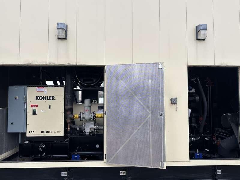 750 KW Kohler #750REZK, Natural gas generator set, 277/480 Volts, 976 hours, 1059 HP @ 1800 RPM, Siemens - Image 4