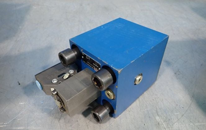 Rexroth #R900582435, Logic Valve (2 available) - Image 1