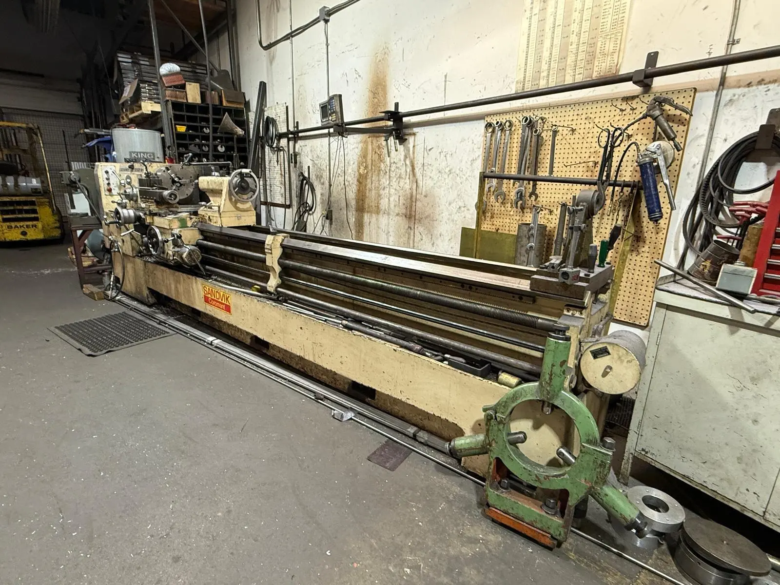 27" x 120" Geminis #GE-650, Manual Engine Lathe, 15" swing over cross slide, 15 HP, 4" bore, 1200 RPM - Image 4