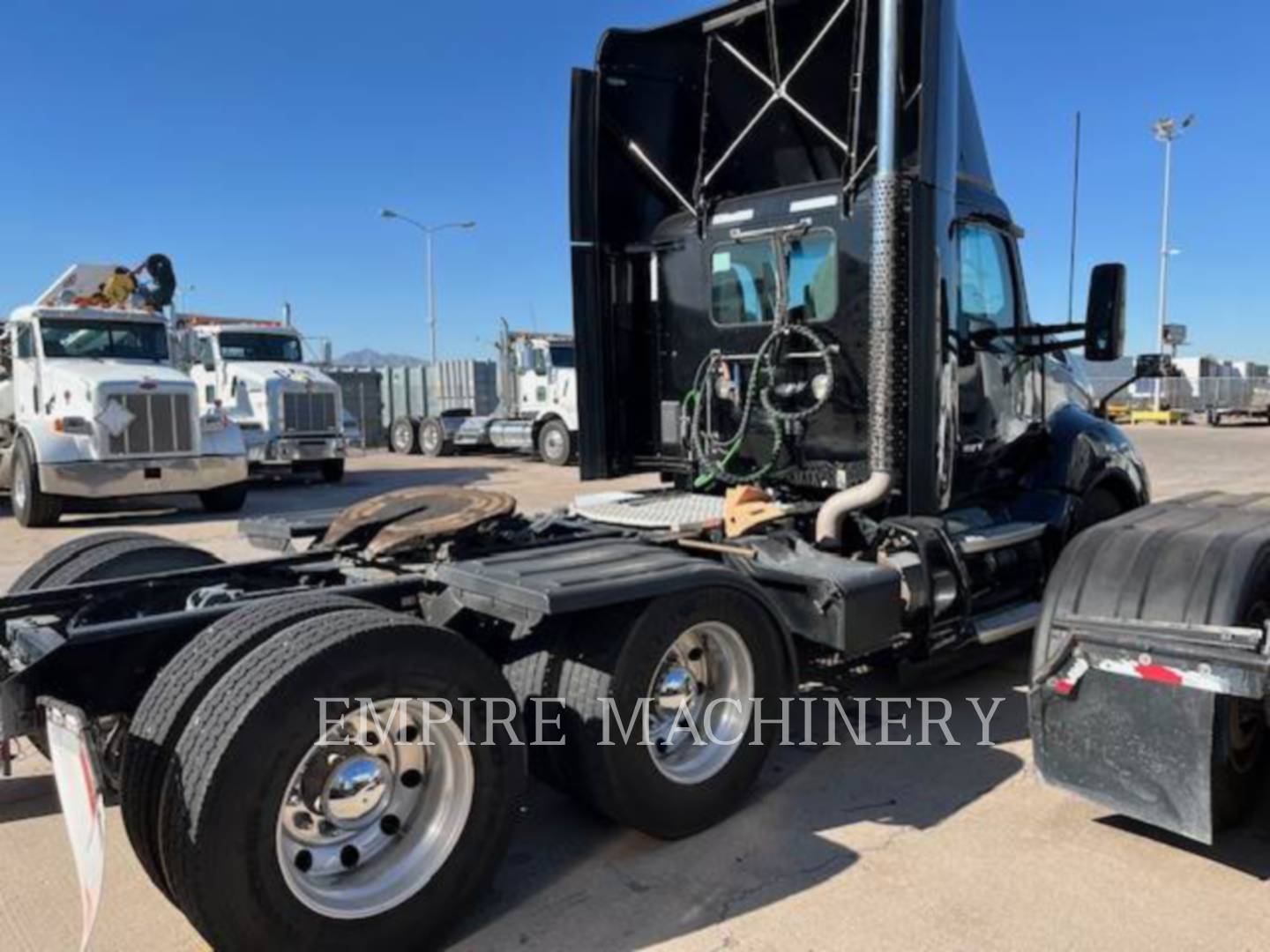 Kenworth (Obsolete) J.h. Day CAB, On Highway Truck Engine, 589120 hours, S/N: 1XKYD49X6KJ257678, 2019 - Image 4