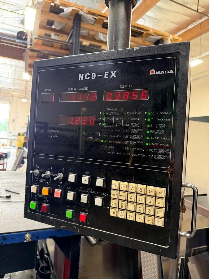 88 Ton, Amada #RG-80, CNC press brake, 8' overall, 86" between housing, 3.9" stroke, 10.67" Shut Height - Image 4