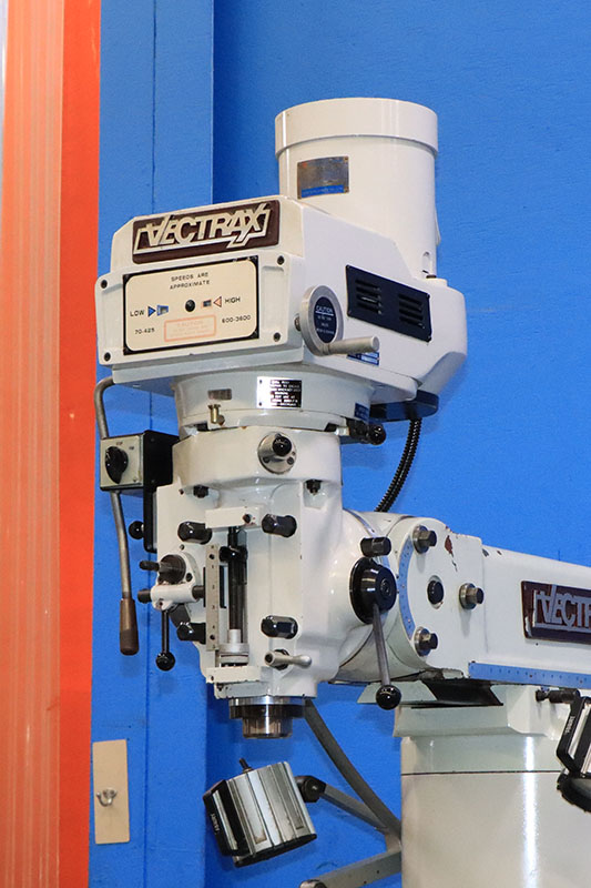 MSC - Vectrax #GS-20V, vertical mill, 10" x50" tbl., 5 HP, 32" X, 17.5" Y, 18" Z, R-8, 70-3600 RPM, 2 halogen - Image 4