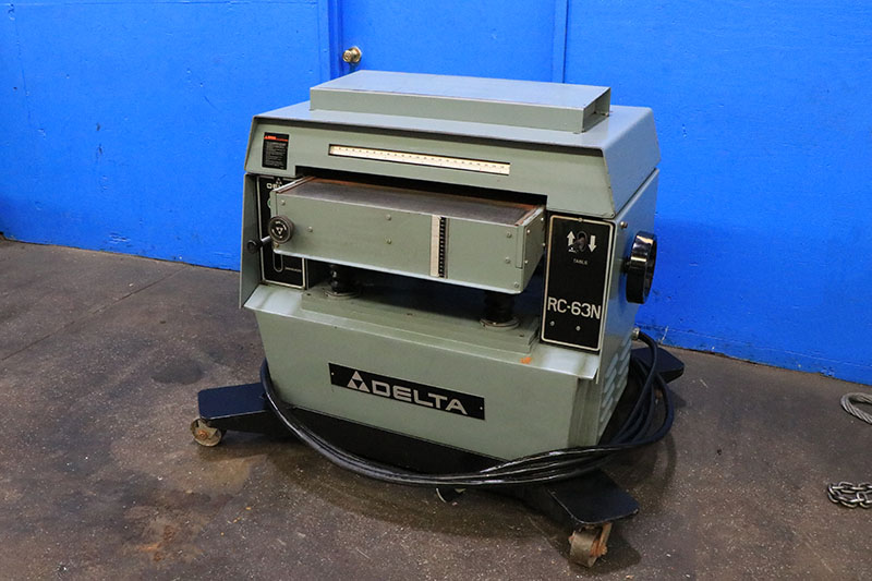 24" x 9" Delta #RC63-63N, woodworking planer, 25" x 35" table, 20-60 FPM, spiral / helical cutting head - Image 3