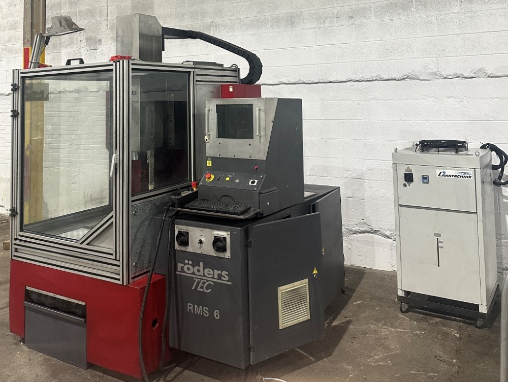 Roders #RFM600, precision / high speed vertical machining center, 24" X, 20" Y, 12" Z, 18 automatic tool - Image 4