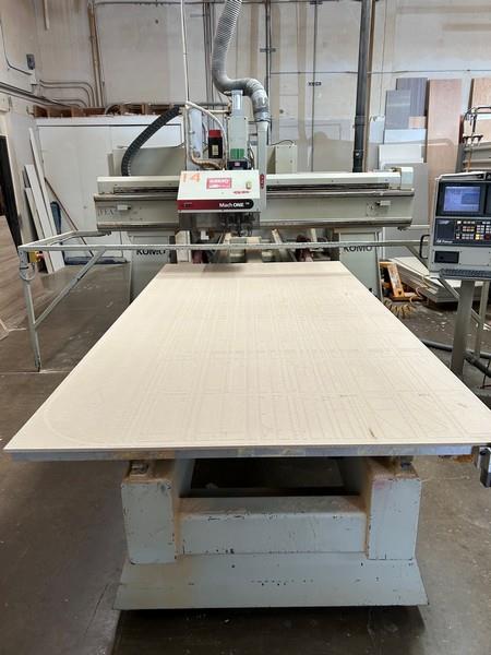 Komo #VR-510-Mach-One, CNC router, 60" x120" tbl., 8 ATC, 12 HP, BT30, 18k RPM, 2000 - Image 2