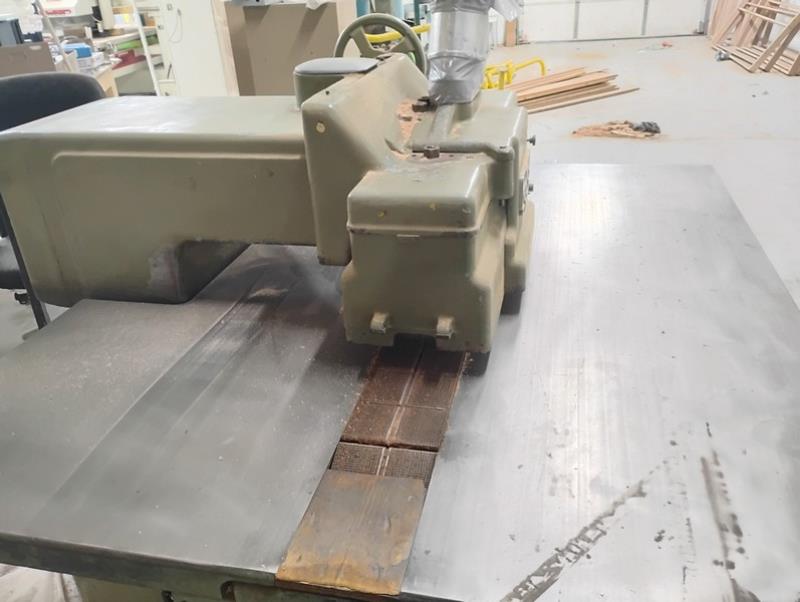Mattison #404, striaght line rip saw, 15 HP, 14" diameter Blade, 1.5" dia arbor, variable speed, 65" x 77" - Image 2
