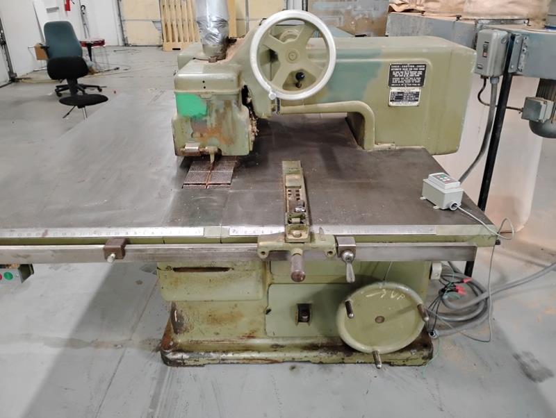 Mattison #404, striaght line rip saw, 15 HP, 14" diameter Blade, 1.5" dia arbor, variable speed, 65" x 77" - Image 3