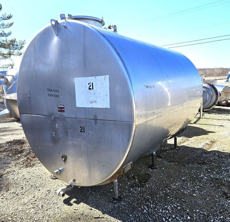 3000 gallon Perma-San, Horizontal Stainless Steel Storage Tank, 7' diameter x 10' height - Image 3