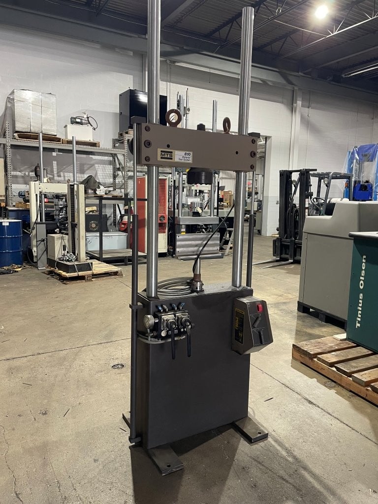 MTS #810, 100 kN fatigue frame - Image 6