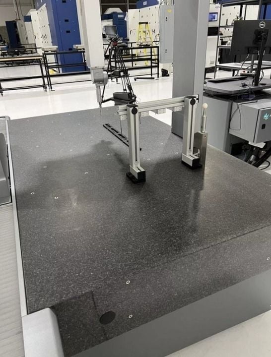 Hexagon #Global-S-Scan+9.12.8, 35" X, 47" Y, 31" Z, 5 tool changer, pendant Control, probes, 2024 - Image 7