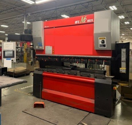 90 Ton, Amada #HFE-M2-8025, CNC hydraulic press brake, 8.4'OA, 82.7" between housing, 7.87" stroke, 16.5" - Image 1