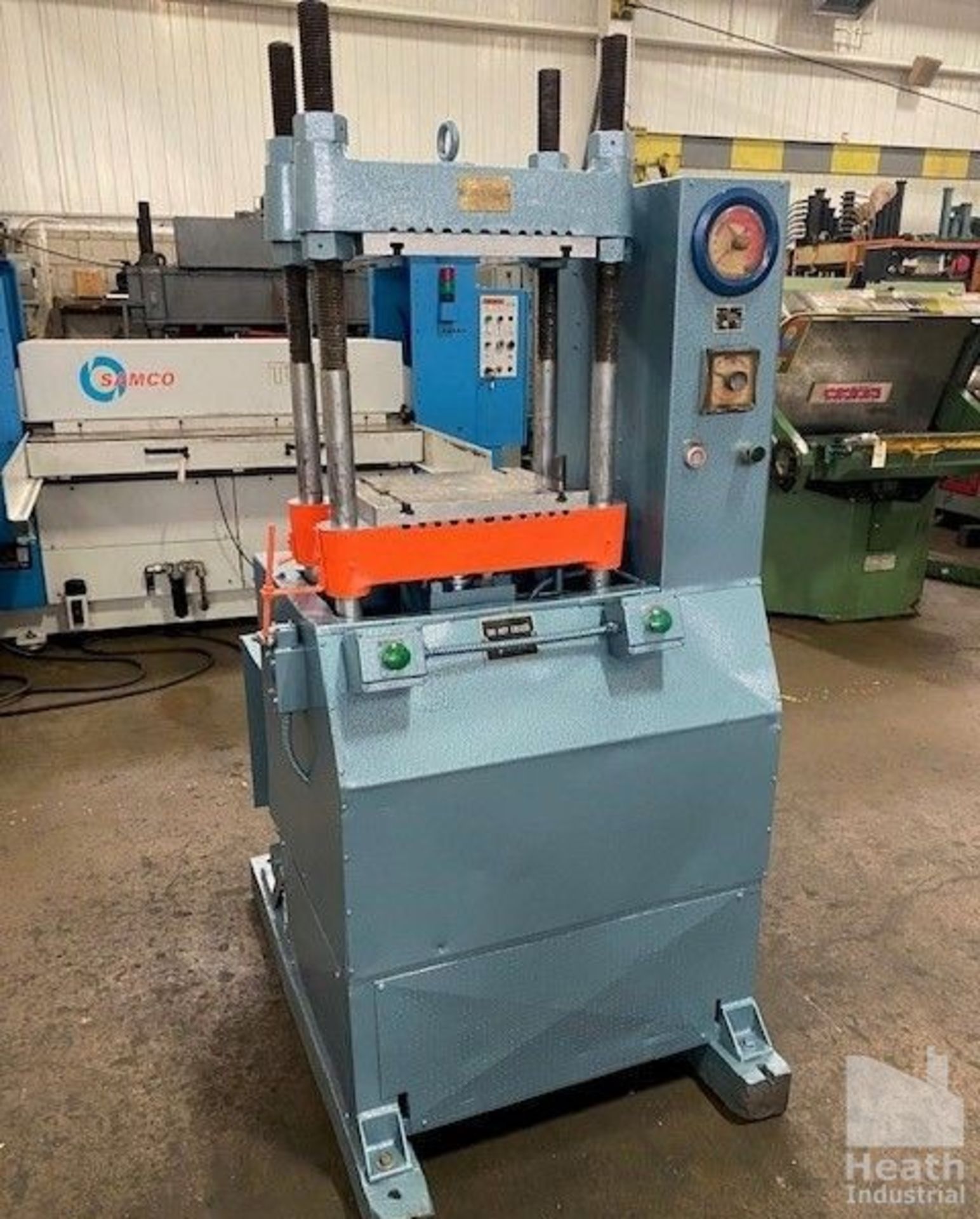 30 Ton, Wabash, Hydraulic Lab Press, 4-post, 15" x 12" platen, 12"-22" adjustable daylight - Image 2