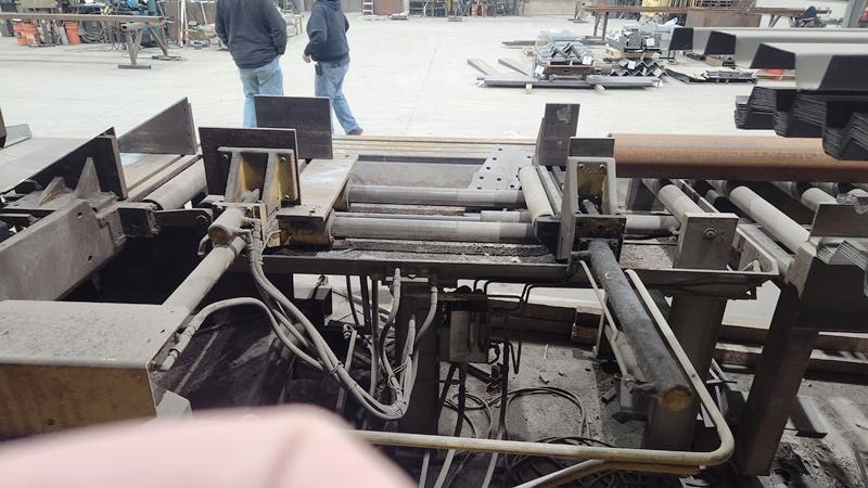 20" x 25" Marvel #2150A-PC2, tilt frame band saw, 17' 6" x 1.25" blade, Marvel PC-2 controls, 2008 - Image 3