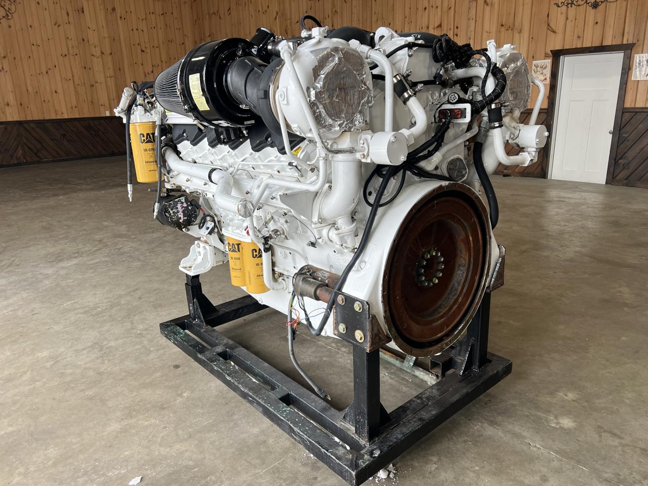 1800 HP Caterpillar #C32, Marine Diesel Engine, 2300 RPM, Heat Exchanger, Sea Water Pump, 750 hours, 2007 - Image 2