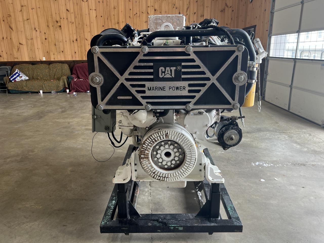 1800 HP Caterpillar #C32, Marine Diesel Engine, 2300 RPM, Heat Exchanger, Sea Water Pump, 750 hours, 2007 - Image 7