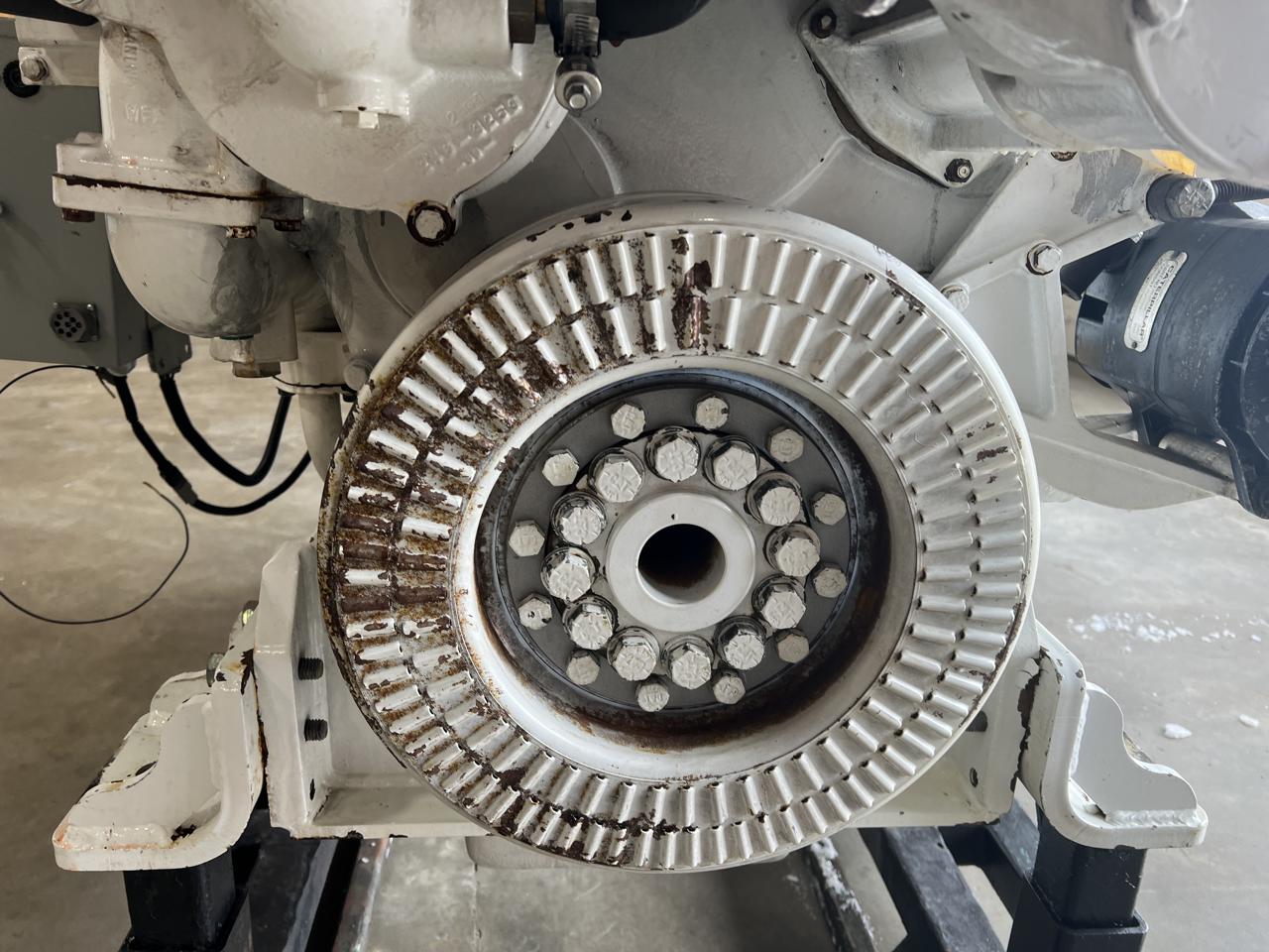 1800 HP Caterpillar #C32, Marine Diesel Engine, 2300 RPM, Heat Exchanger, Sea Water Pump, 750 hours, 2007 - Image 9