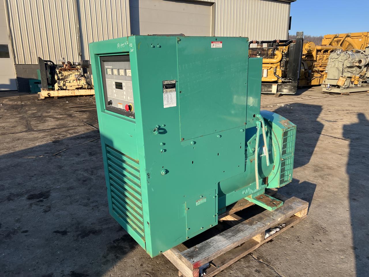 400 KW, 1800 RPM, Onan/Cummins #DFCE-4956771, Generator End w/ Controller & Breaker, 480 Volt, 129 hours, 2001 - Image 2