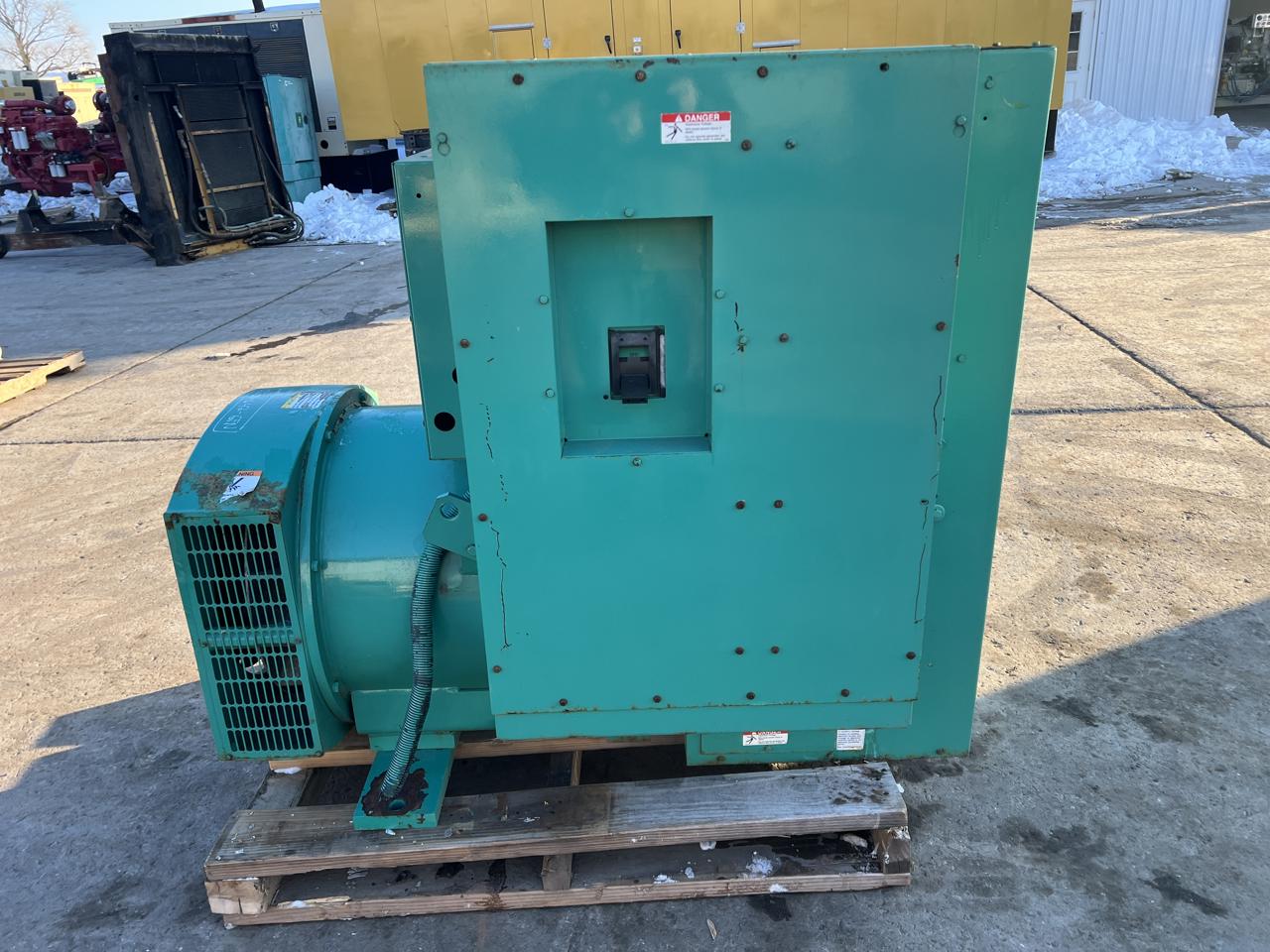 400 KW, 1800 RPM, Onan/Cummins #DFCE-4956771, Generator End w/ Controller & Breaker, 480 Volt, 129 hours, 2001 - Image 7