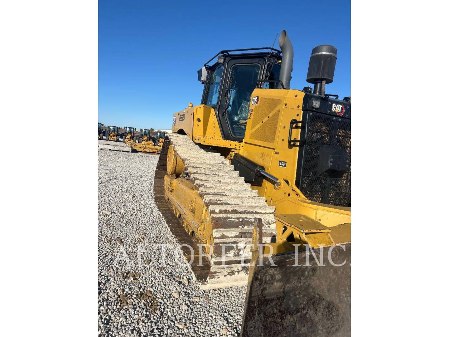 Caterpillar D6-20VPAT, 1917 hours, S/N: KD501554, 2024 - Image 2