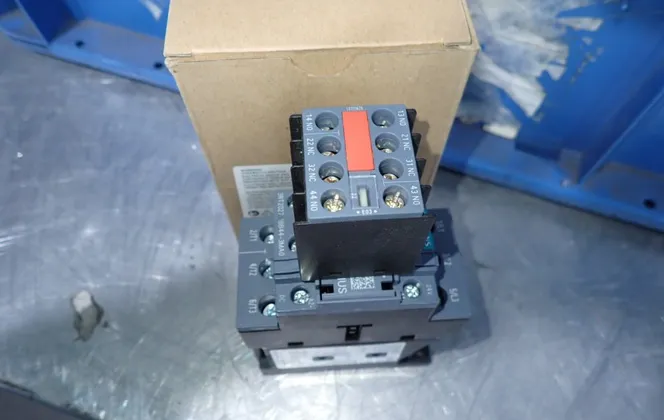Siemens #3RT2027-1BB44-3MA0, Contactor, 15 kW, 32 Amps, 400 VAC - Image 10