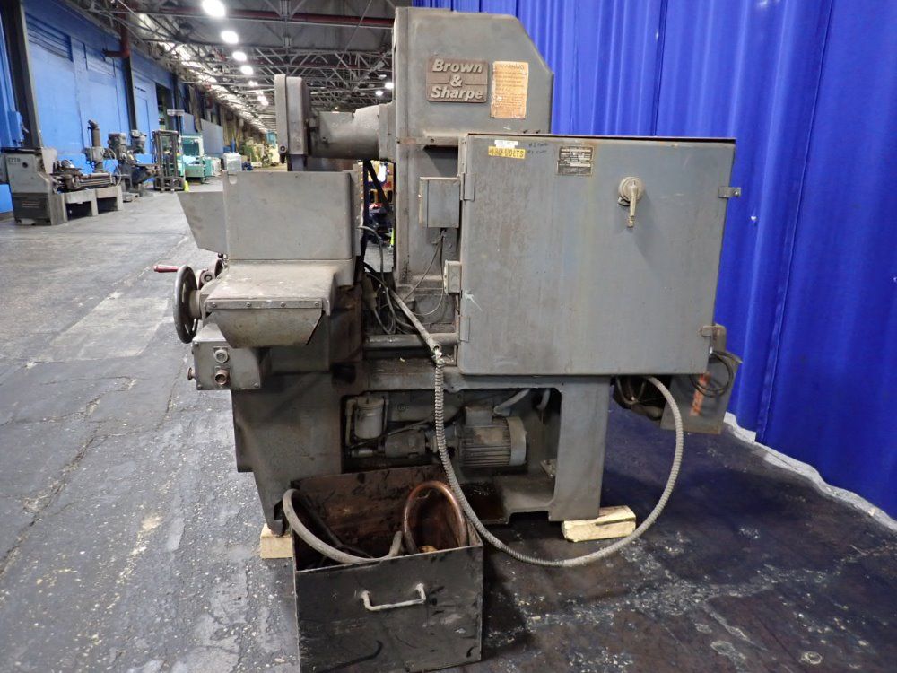 10" x 30" Brown & Sharpe #1030-MicroMaster, Surface Grinder, 8" x 18" capacity, 5 HP, 1740 RPM, 460 V - Image 9