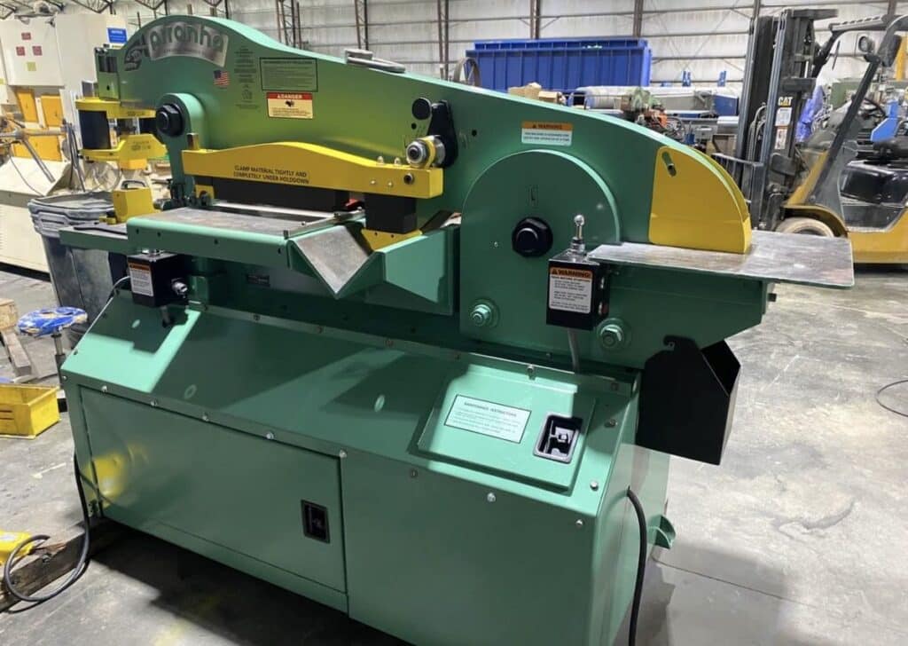 Piranha #P4-90, ironworker, 90 ton, 10" throat, 10 HP, rebuilt main hydraulic cylinder, new notcher blade - Image 3