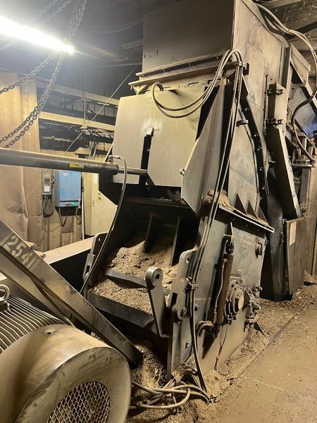 Universe Machine #11B33, Wood Waste Grinder, 16-24 tons/hr., 36" x 36" intake opening, 300 HP, 750 RPM, 30" - Image 5