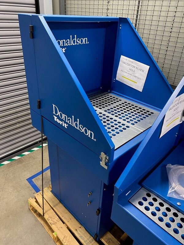 700 cfm Donaldson Torit #DB-800, 30" x 31" downdraft dust collector bench, new, never used - Image 3