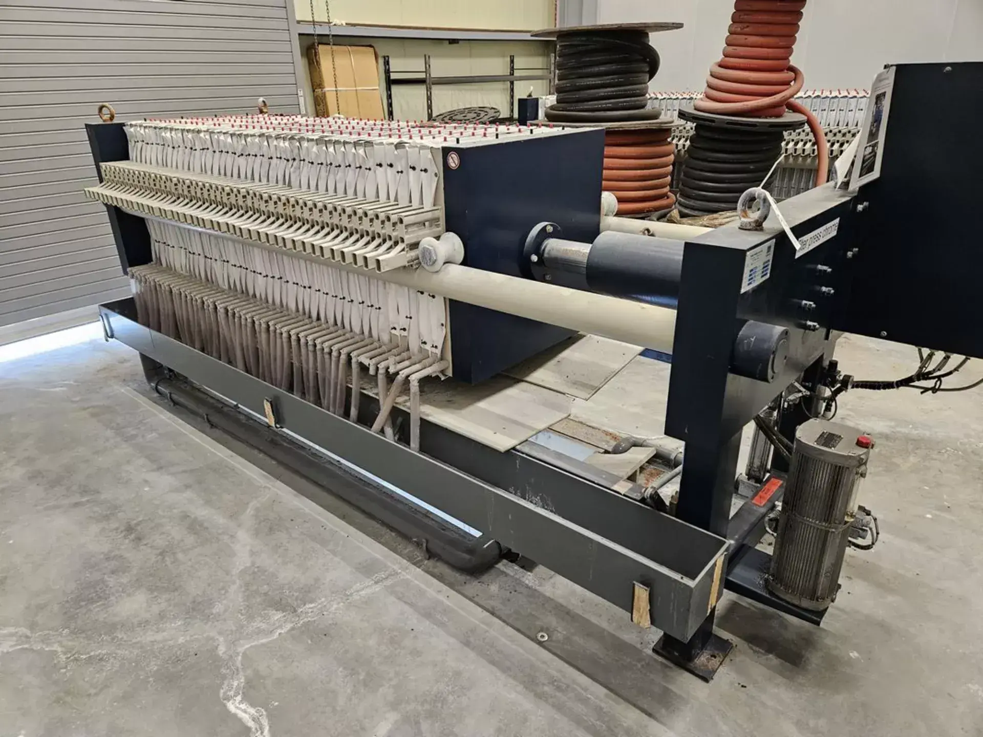 31.5" Simex G.m.b.h. #SPK80-35/40, hydraulic filter press, (42) 800mm x 800mm plates, 2017 - Image 2