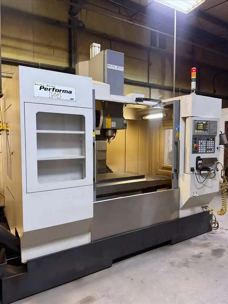 Akira-Seiki #V4XP, CNC vertical machining center, Mi645 Control, 41.3" X, 19.8" Y, 22" Z, 12000 RPM, 28 - Image 2