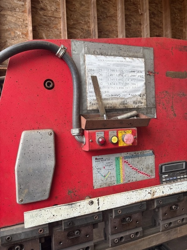 88 Ton, Amada #RG-80, CNC Press Brake, 94.5" bed length, 80.7" between uprights, 98.6" max. bending length - Image 7