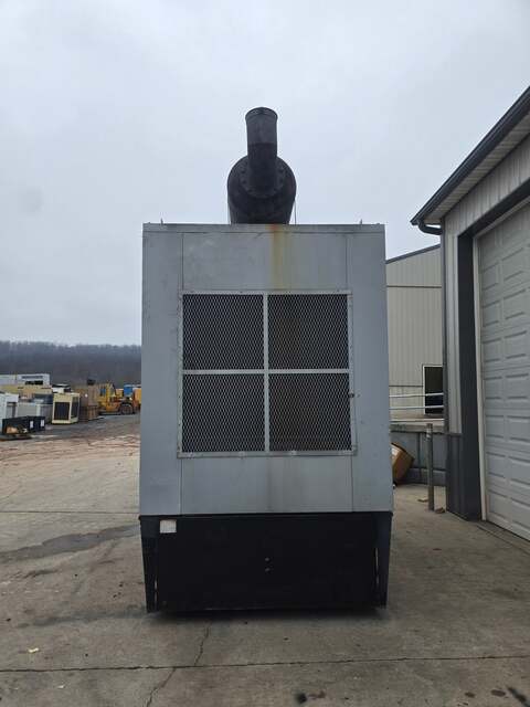 500 KW Generac, Diesel Generator, 22L, V12, Daewoo, 1 & 3PH, Enclosed w/ Tank, 152 hours, 2000 - Image 2