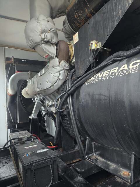 500 KW Generac, Diesel Generator, 22L, V12, Daewoo, 1 & 3PH, Enclosed w/ Tank, 152 hours, 2000 - Image 5