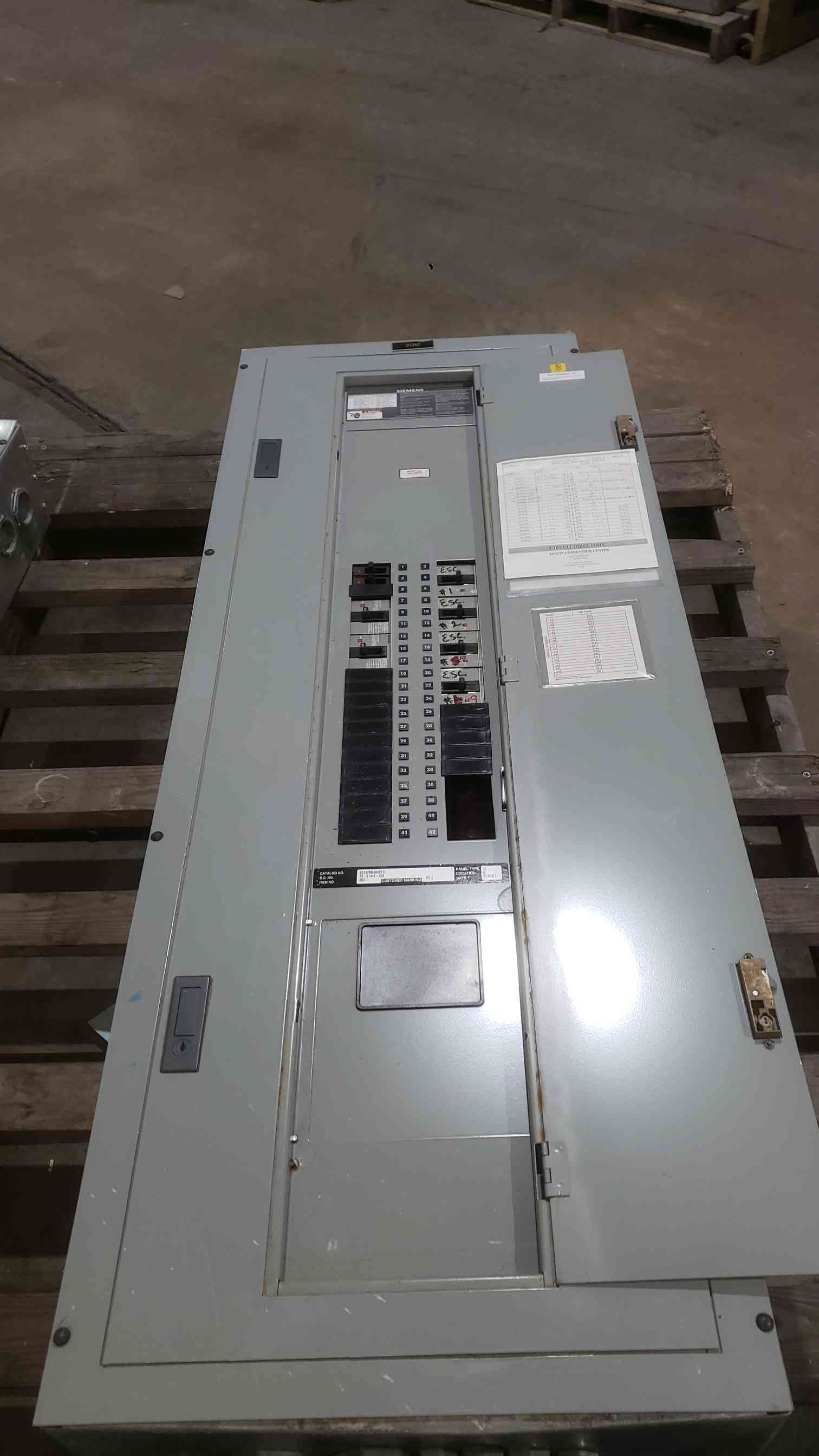 400 Amp. Siemens #Sentron-Series, Panelboard, 480/277 Volts, 3PH, 4W, Breaker, 2001 - Image 1