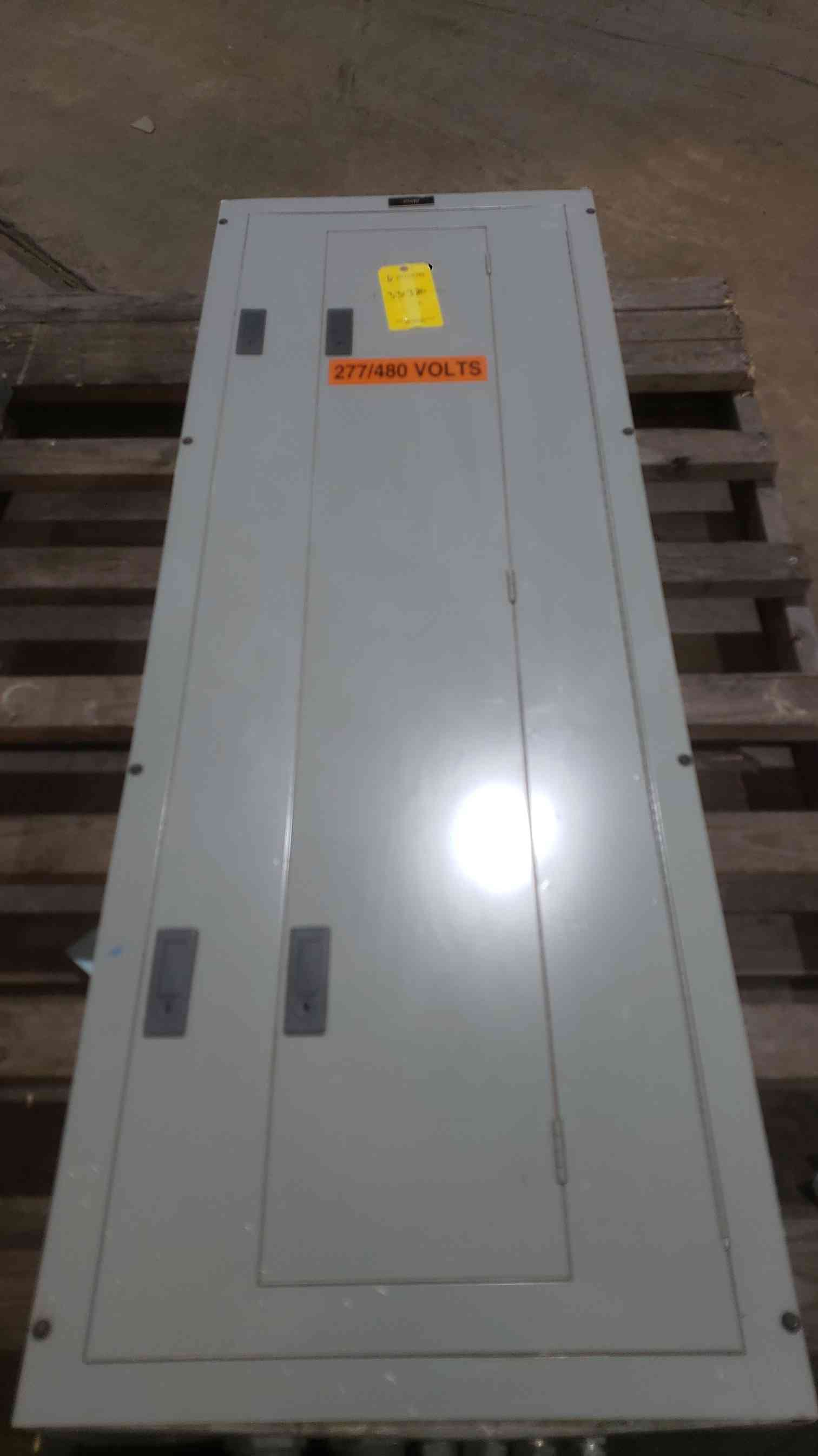 400 Amp. Siemens #Sentron-Series, Panelboard, 480/277 Volts, 3PH, 4W, Breaker, 2001 - Image 2