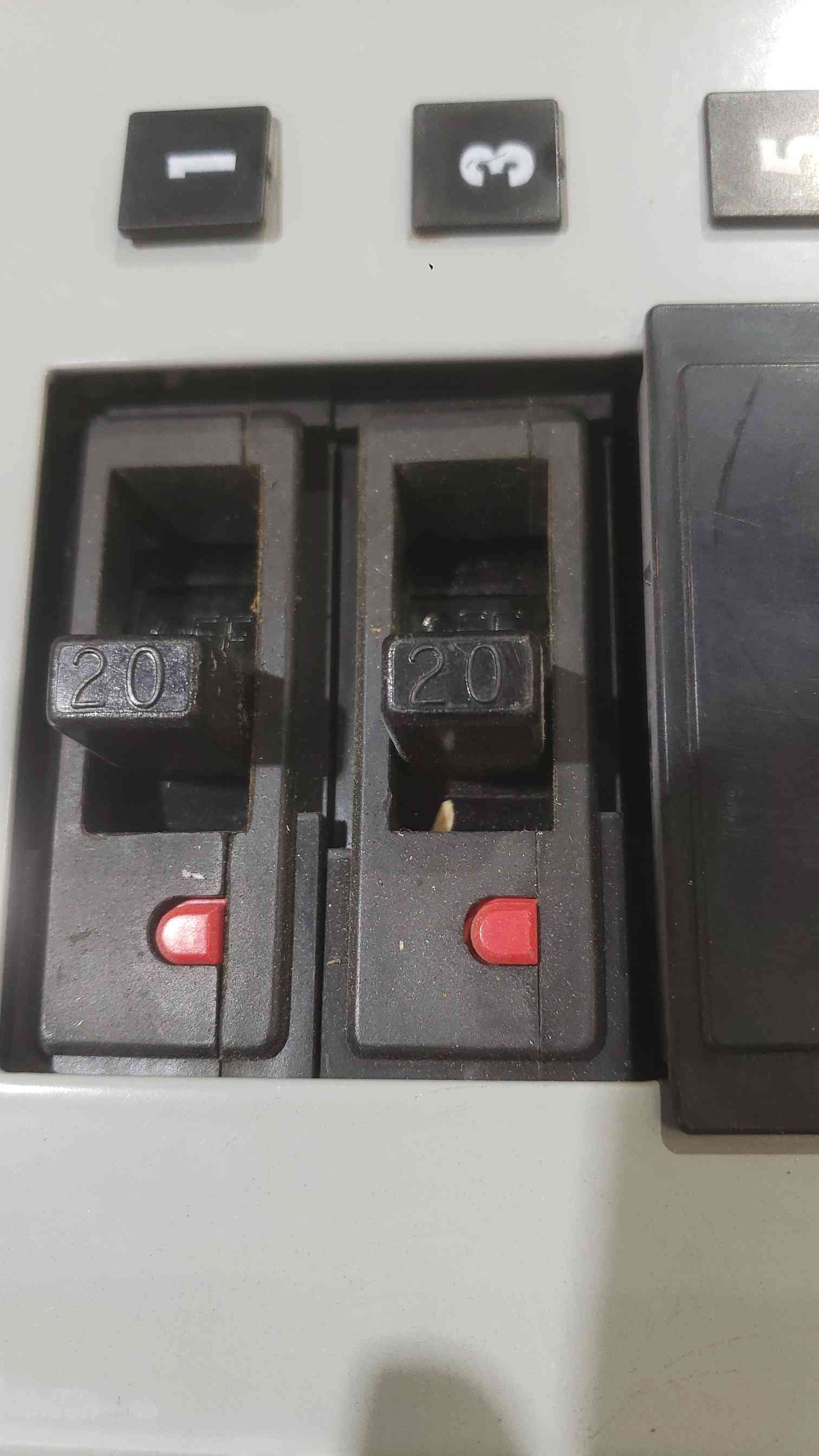 400 Amp. Siemens #Sentron-Series, Panelboard, 480/277 Volts, 3PH, 4W, Breaker, 2001 - Image 4