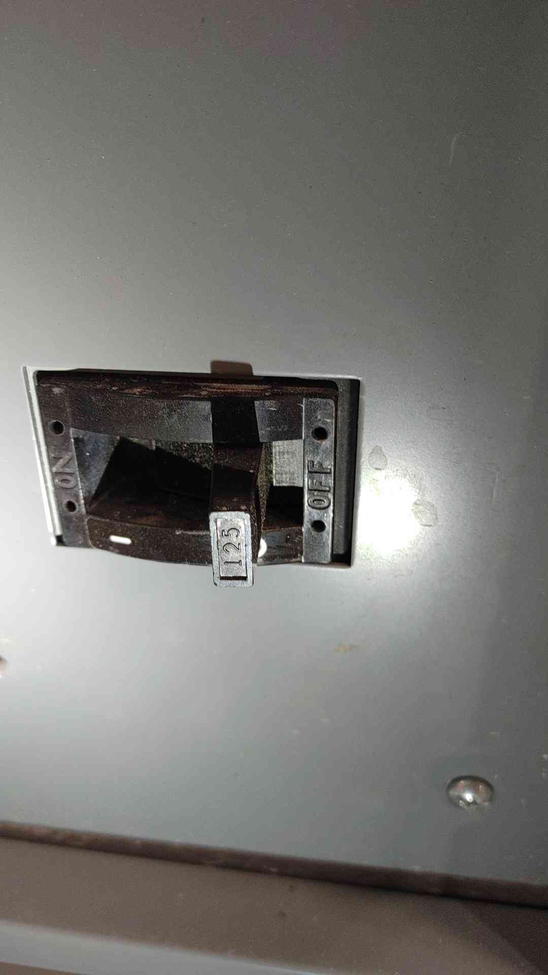 225 Amp. Square D #NEHB-424-2SF3125, Panelboard, 480/277 Volts, 3PH, 4W, Dual Mains - Image 4