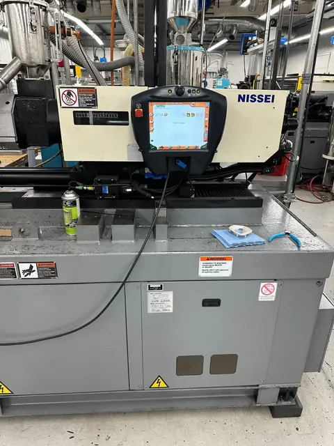 123 Ton, 6.1 oz., Nissei #FNX110IIIA-18A, hybrid horizontal injection molder, 18.1" x 18.1" tie bar spacing - Image 5