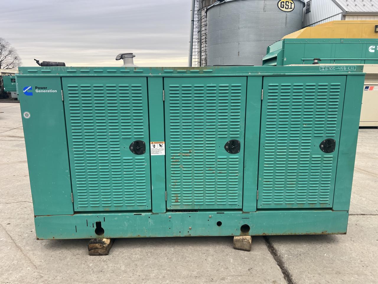 100 KW Cummins/Onan #GGHH-5655462, Natural Gas or Propane Generator, 6.8 Liter Ford engine, 1800 RPM, 120/240 - Image 1