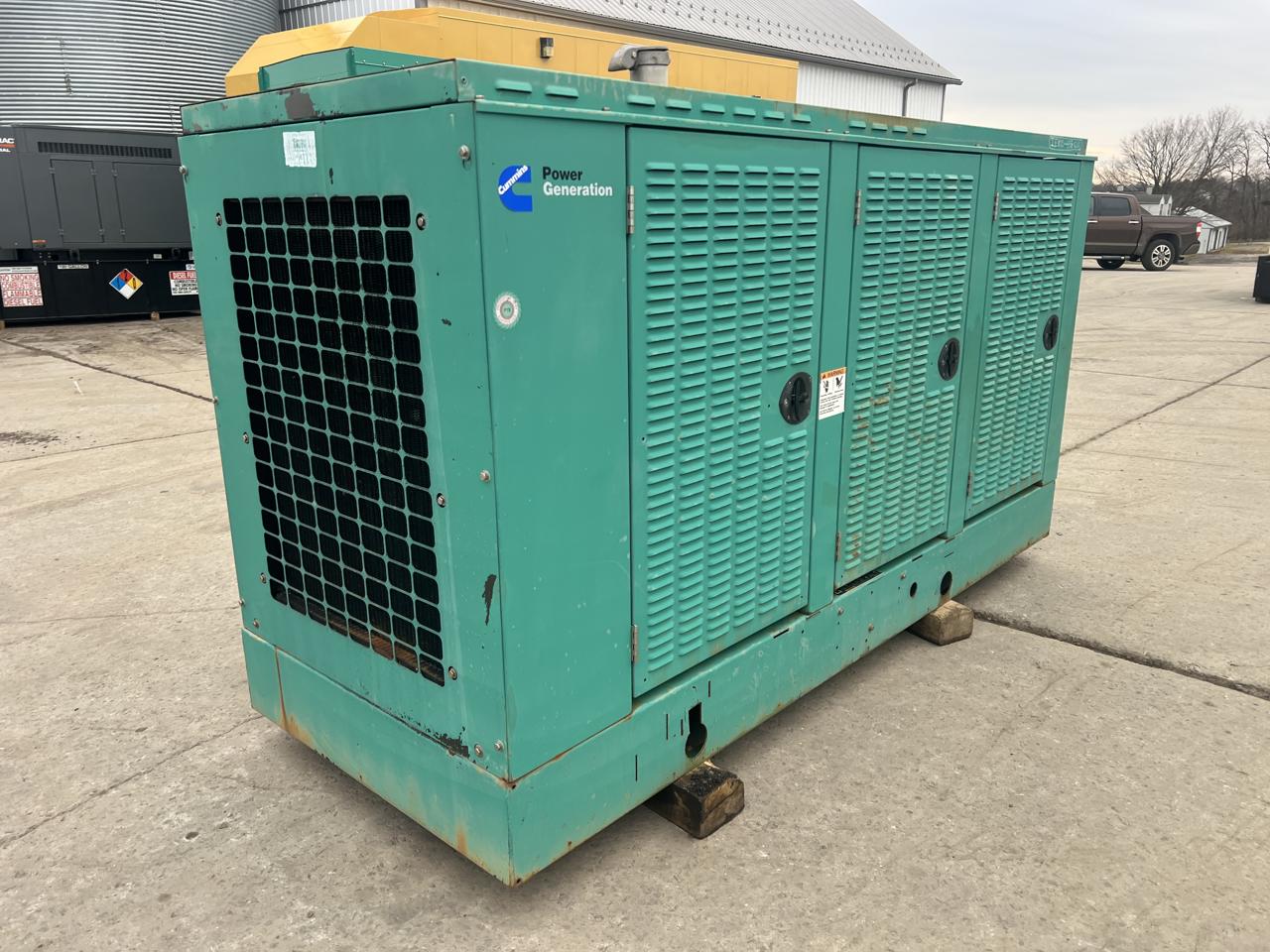 100 KW Cummins/Onan #GGHH-5655462, Natural Gas or Propane Generator, 6.8 Liter Ford engine, 1800 RPM, 120/240 - Image 2