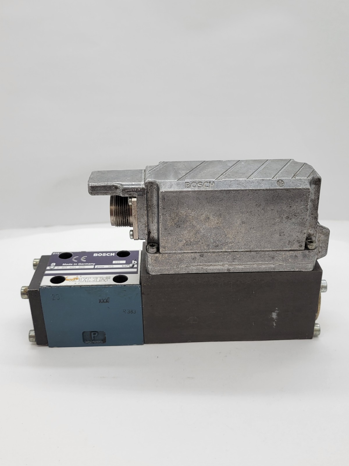 Bosch #0811404606, Servo Solenoid Valve, 24VDC, Pressure Ports 315 Bar - Image 3
