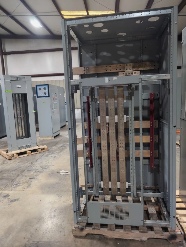 1600 Amps, Eaton, PRLC Low-Voltage Switchboard Lineup, (2) vertical sections, LSIG-protected main circuit - Image 8