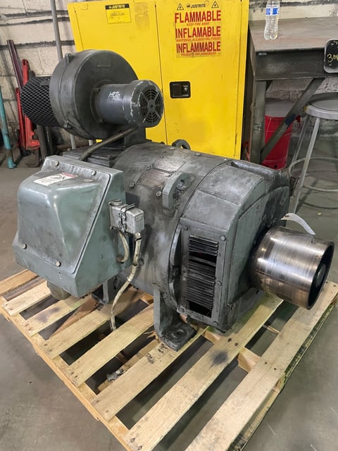 200 HP 2500 RPM General Electric, Frame 504AT, DPFVBB, 500 VA, 300/150 VF - Image 2