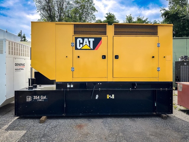 175 KW Caterpillar #D175-2, diesel generator set, 120/208 Volts, 1800 RPM, C6.6 engine, EPA Tier 3, sound - Image 1