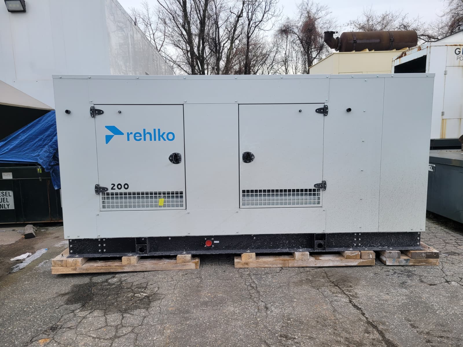 200 KW Kohler Rehlko #KG200, Natural gas / LPQ generator set, 120/208 Volts, 3-phase, 1800 RPM, KG10V08T-6DGS - Image 1