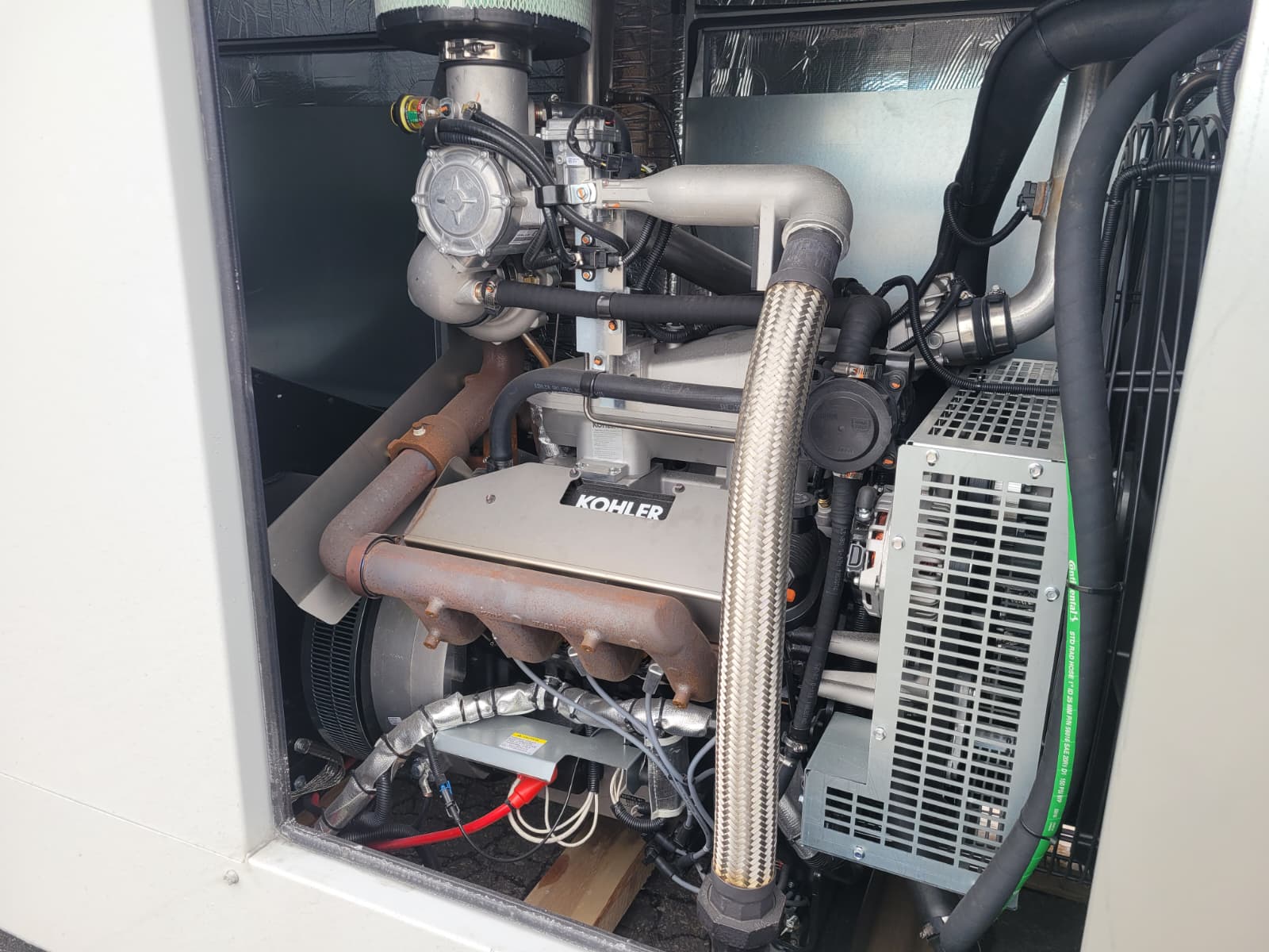 200 KW Kohler Rehlko #KG200, Natural gas / LPQ generator set, 120/208 Volts, 3-phase, 1800 RPM, KG10V08T-6DGS - Image 2
