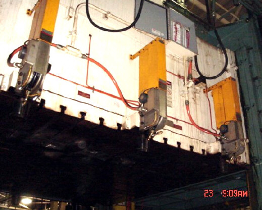 500 Ton, Verson, 108" x 96" bed, 30" stroke, 76" daylight, 1992 - Image 5