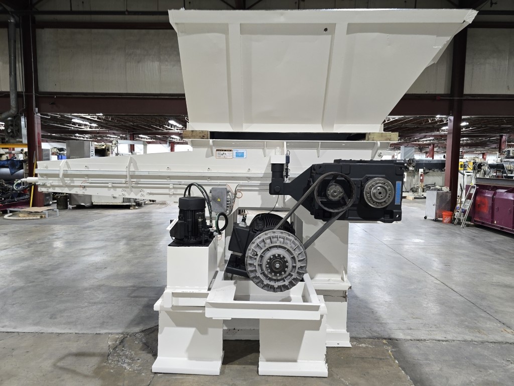 Vecoplan #RG-62/125-SWU, 62" x 68" shredder, 15" diameter rotor, 125 HP, 2004 - Image 1